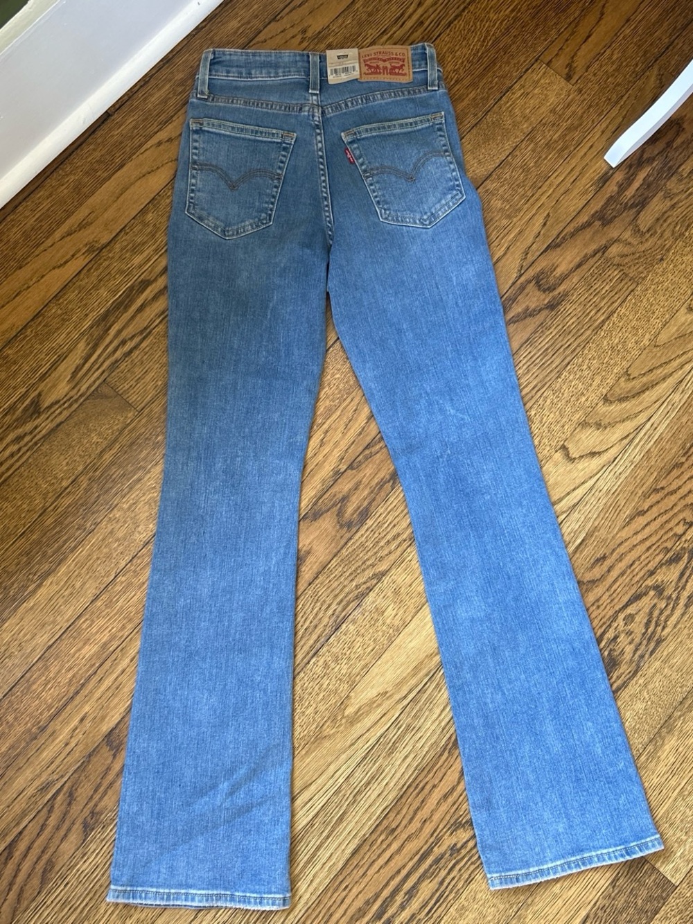 NWT Levi's 725 High Rise Bootcut Jean - Picture 6 of 6